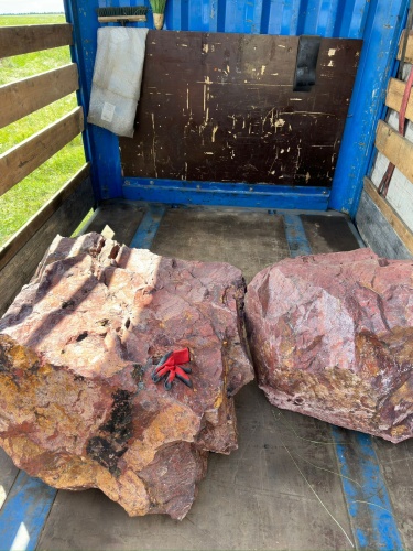 Ландшафтные глыбы красно-фиолетовые 200-1000 килограмм купить в Можайску