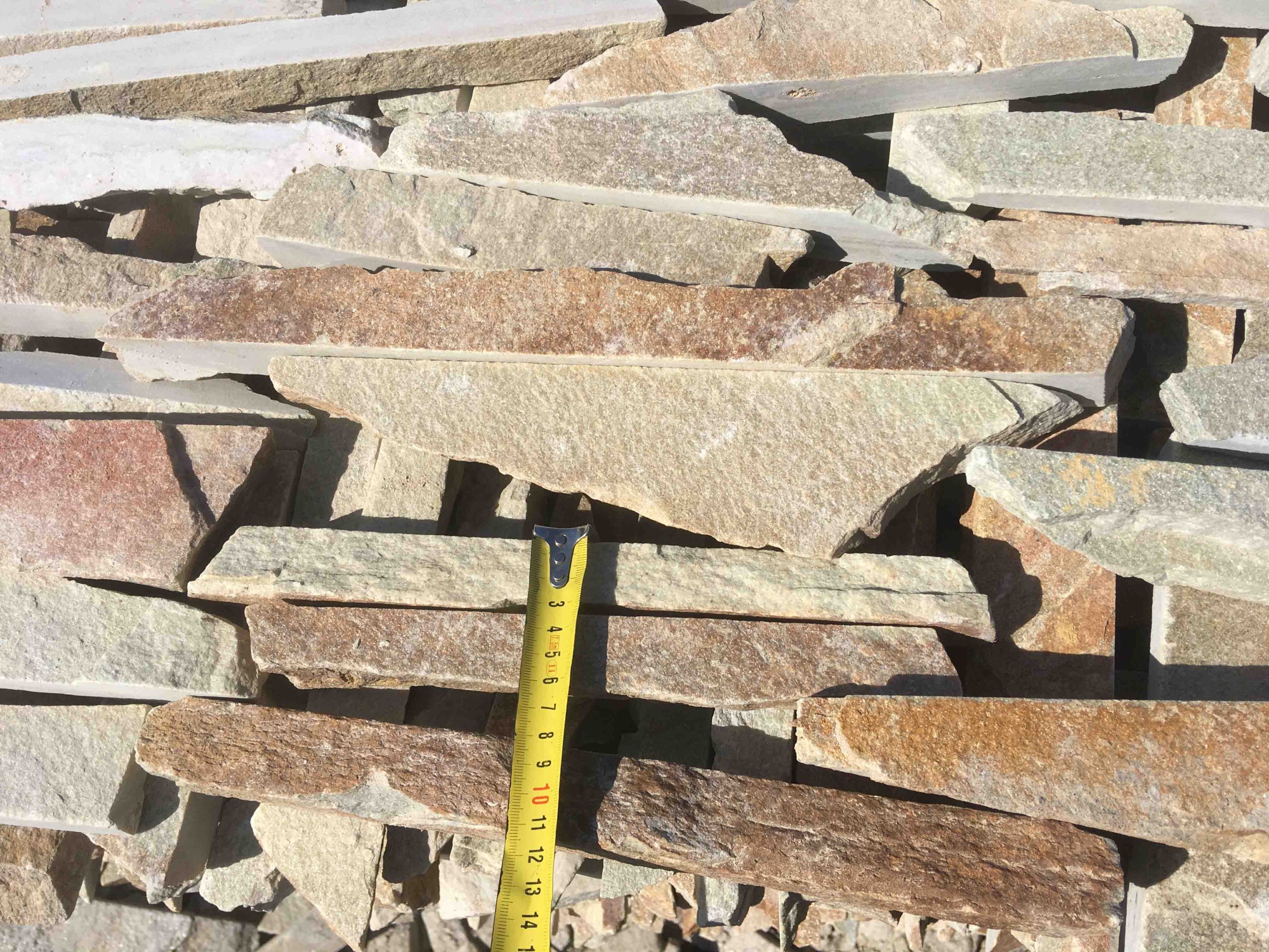 Горбушка златолит золотистый для облицовки купить в Можайску