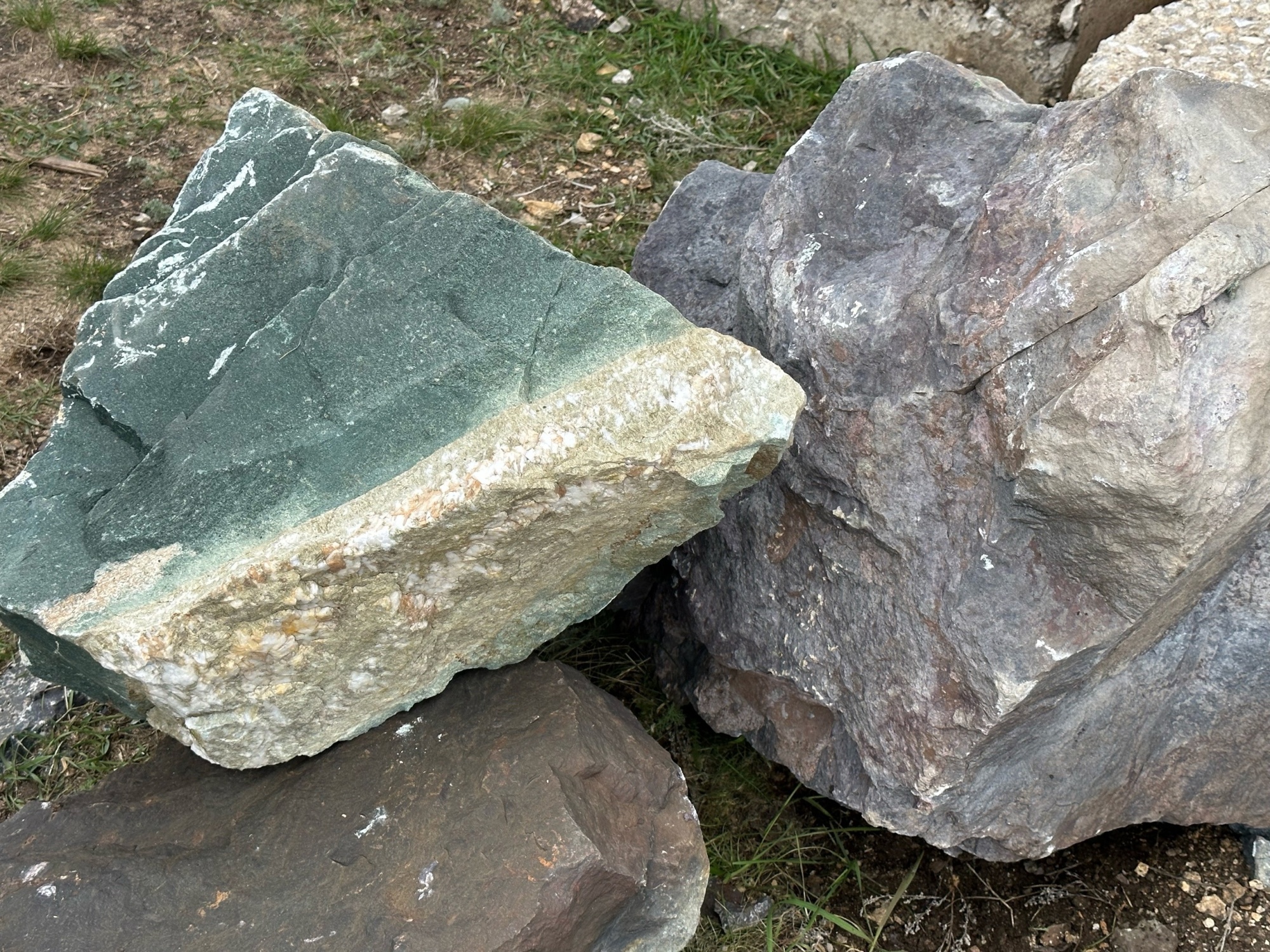 Камни для ландшафтного дизайна зелёные 10-60 килограмм купить в Можайску