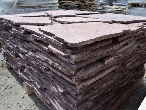 Плитняк лемезит бордовый для облицовки цоколя 20-25 мм  купить в Можайску