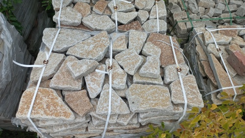 Гранитный плитняк галтованный для парковки купить в Можайску