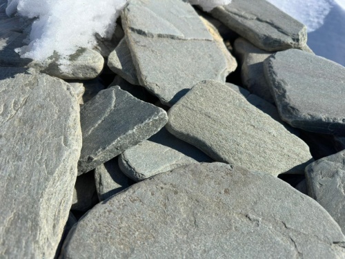 Плитняк златолит зелёный галтованный для цоколя купить в Можайску