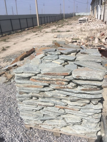 Златолит серебристый галтованный для цоколя купить в Можайску