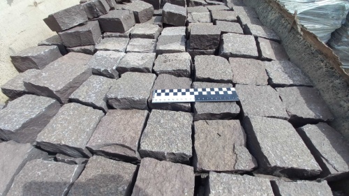 Лемезит колотая брусчатка 10 * 10 см. для парковки купить в Можайску